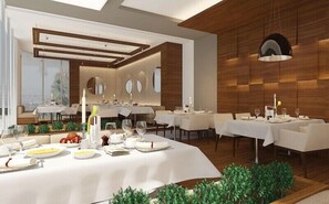 Breakfast, lunch and dinner served