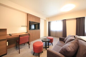 Desk, iron/ironing board, free WiFi