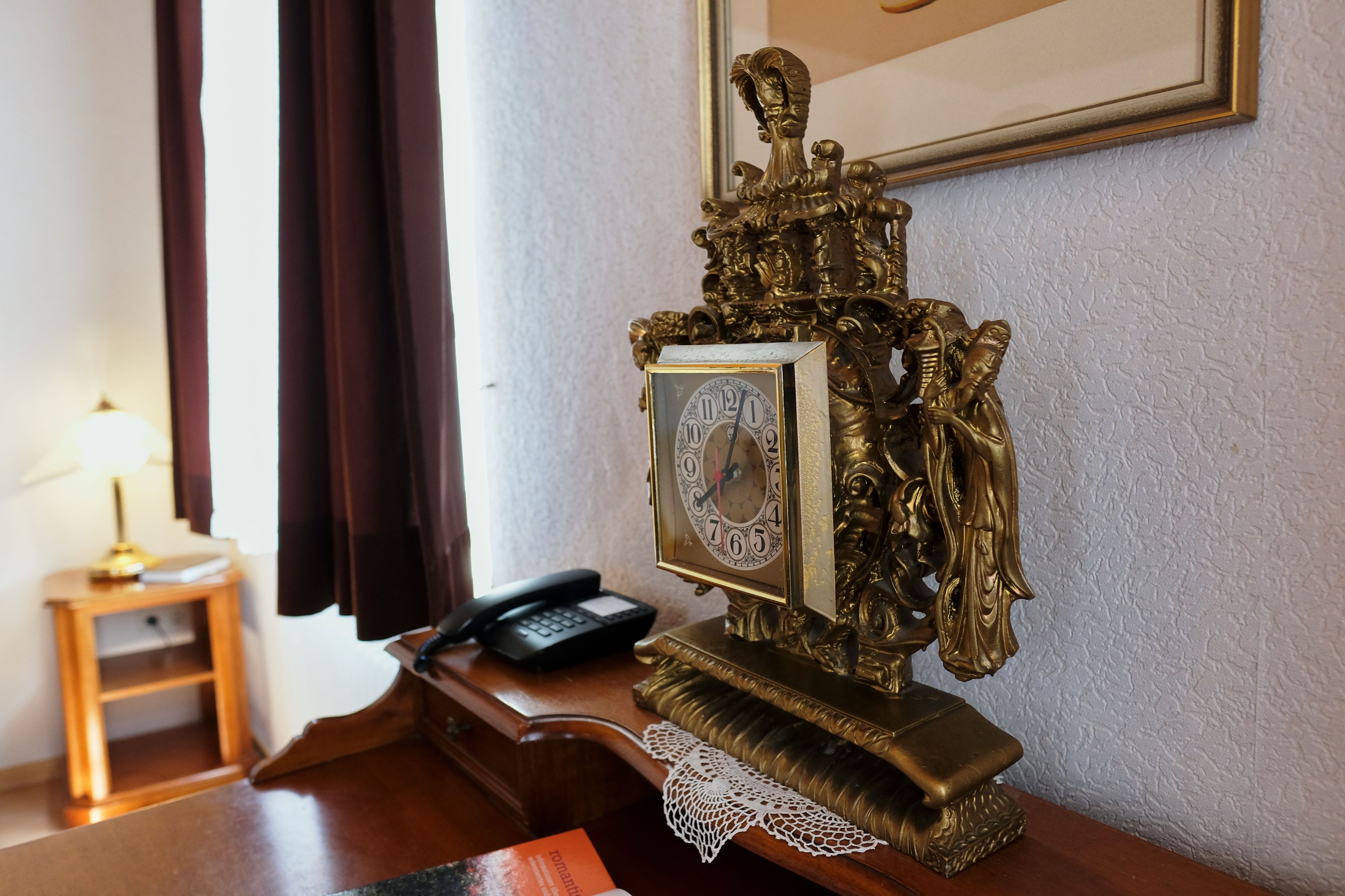 superior suite, 2 bedrooms, bathtub | in-room safe, desk, free wifi, bed sheets