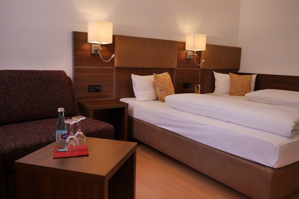 comfort double room | in-room safe, desk, free wifi, bed sheets