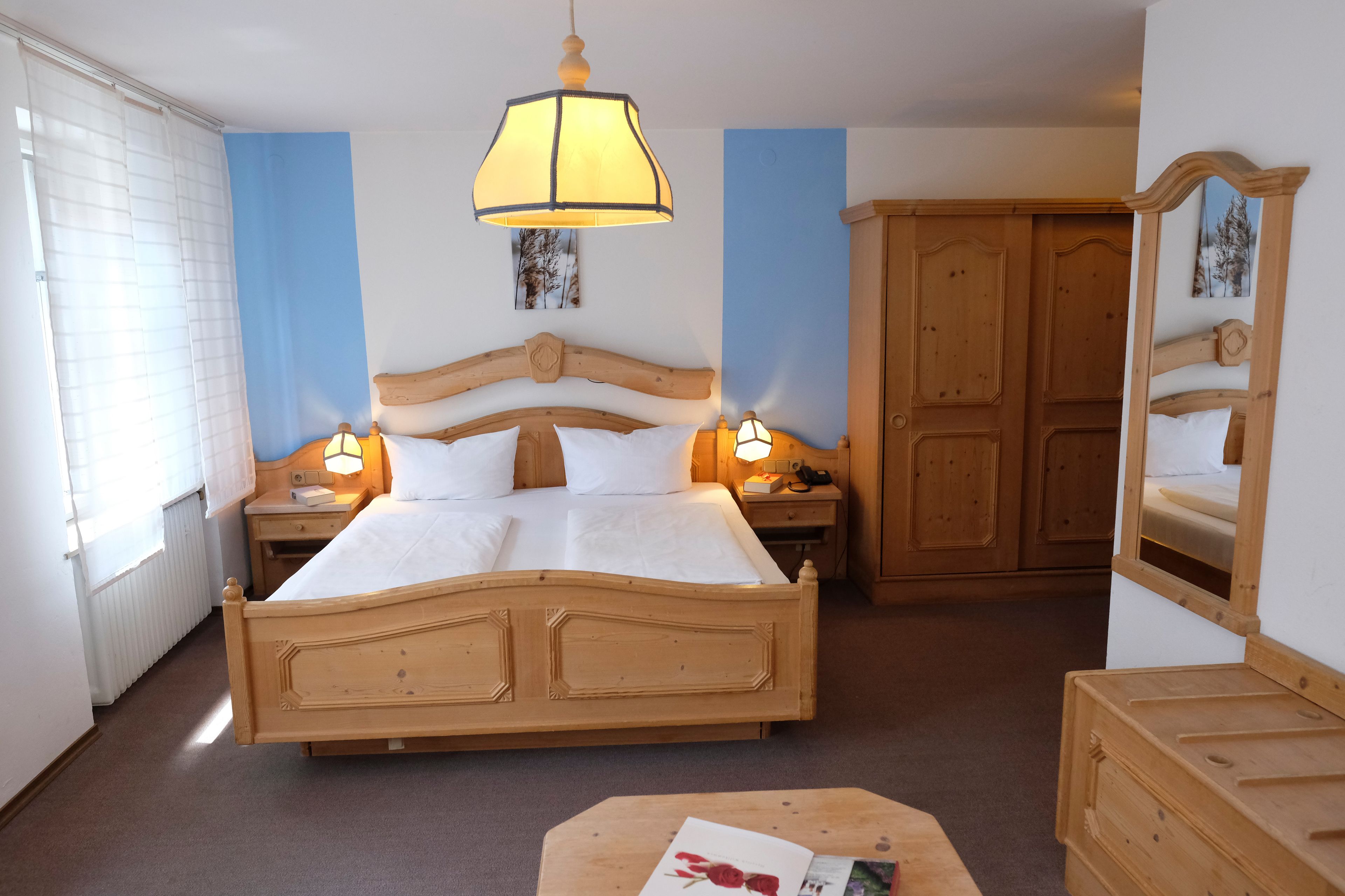 Caja de seguridad en la habitación, escritorio y wifi gratis 