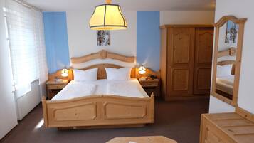 In-room safe, desk, free WiFi, bed sheets