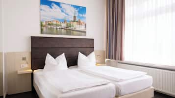 Camera Standard, 1 letto matrimoniale, non fumatori | Una scrivania, insonorizzazione, Wi-Fi gratuito, lenzuola