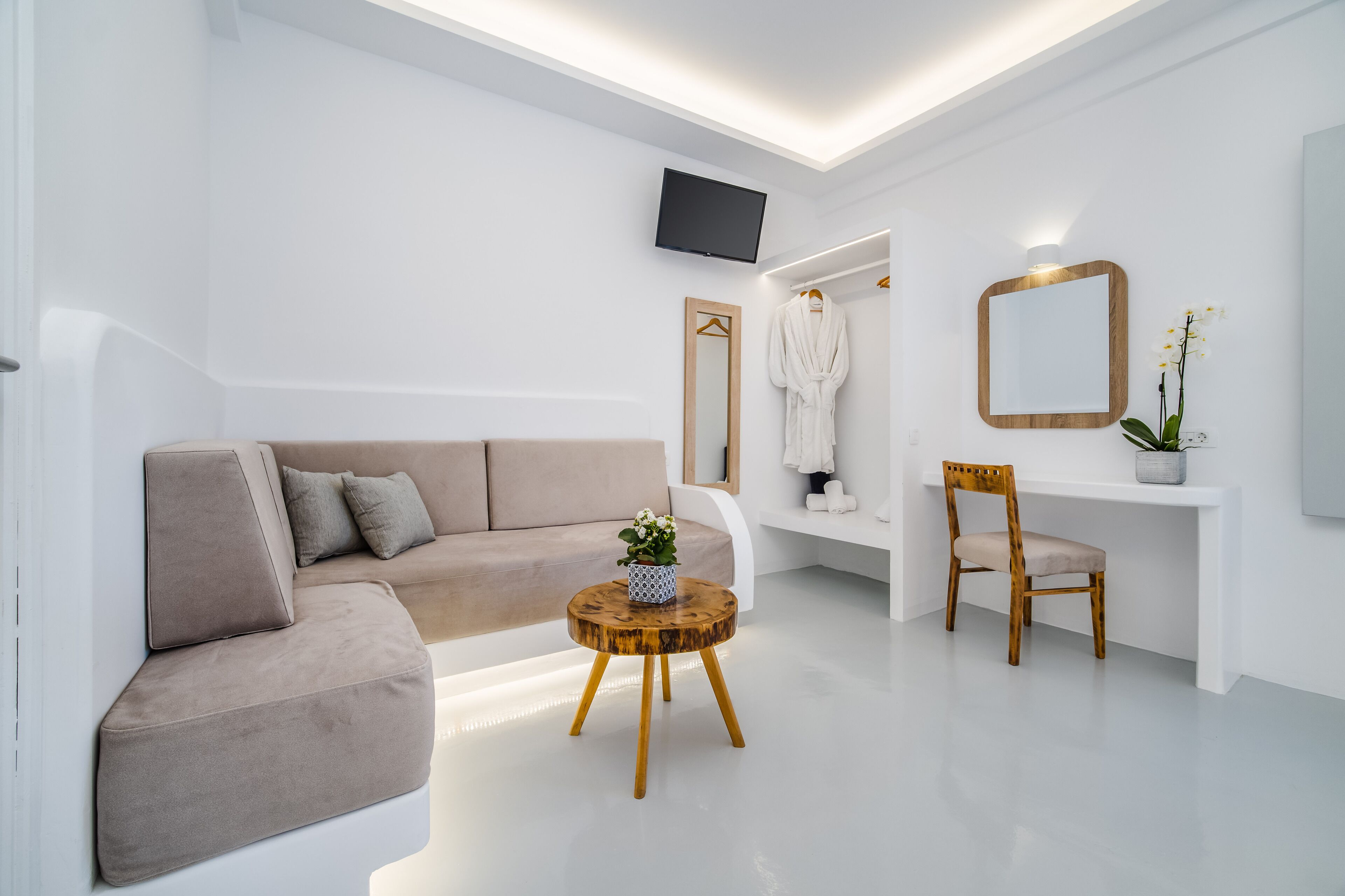 standard double room | living area | flat-screen tv