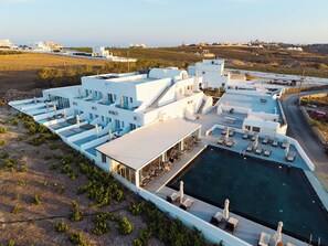 Exterior - Serenità Luxury Suites (Santorini)