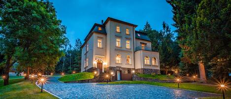 Front of property – evening/night