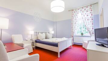 Apartment, Ensuite (Burg Kriebstein) | Hypo-allergenic bedding, blackout drapes, cribs/infant beds, free WiFi