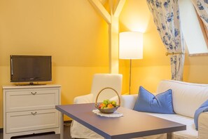 Leilighet, eget bad (Schloss Freudenstein) | Allergitestet sengetøy, blendingsgardiner og barnesenger