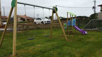 Area giochi per bambini (all'aperto)
