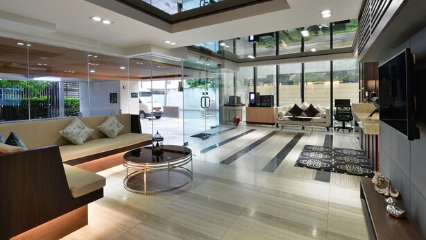 Coin salon dans le hall
