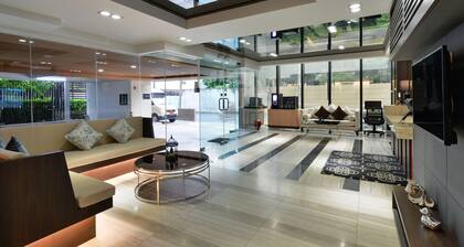 Ten Ekamai Suites by Aspira