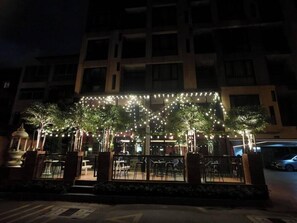 Exterior - Ten Ekamai Suites by Aspira (Bangkok)