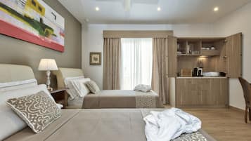 Comfort-suite - 1 soveværelse - handicapvenligt | 1 soveværelse, premium-sengetøj, minibar, pengeskab på værelset