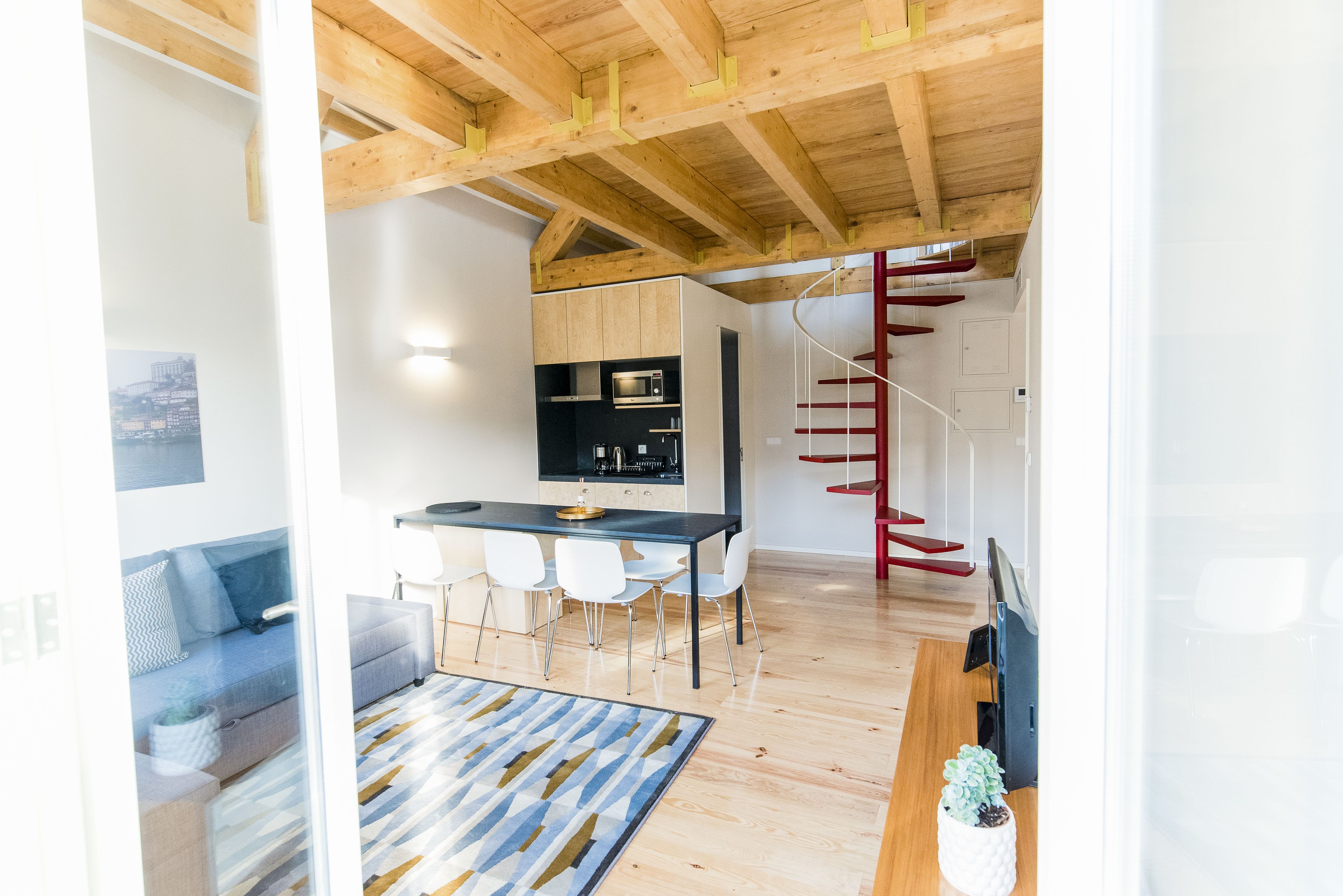 Duplex, 2 Bedrooms (Dom Luís I) | Private kitchen | Fridge, microwave, stovetop, coffee/tea maker