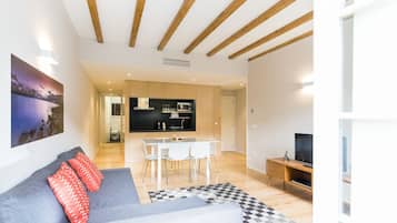 Apartment, 2 Bedrooms (Arrábida) | Private kitchen | Fridge, microwave, stovetop, coffee/tea maker