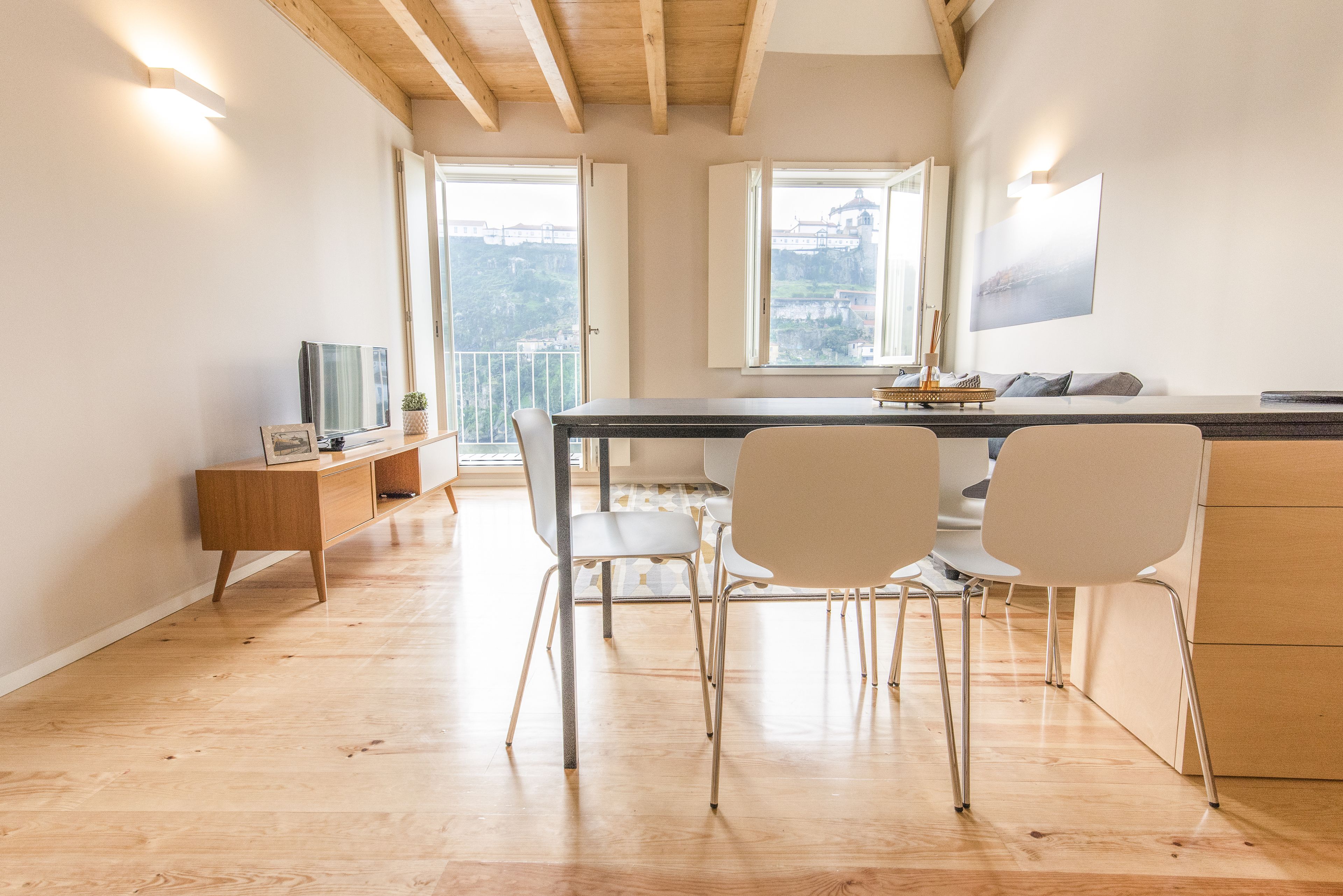 Duplex, 2 Bedrooms (Dom Luís I) | Living room | Flat-screen TV