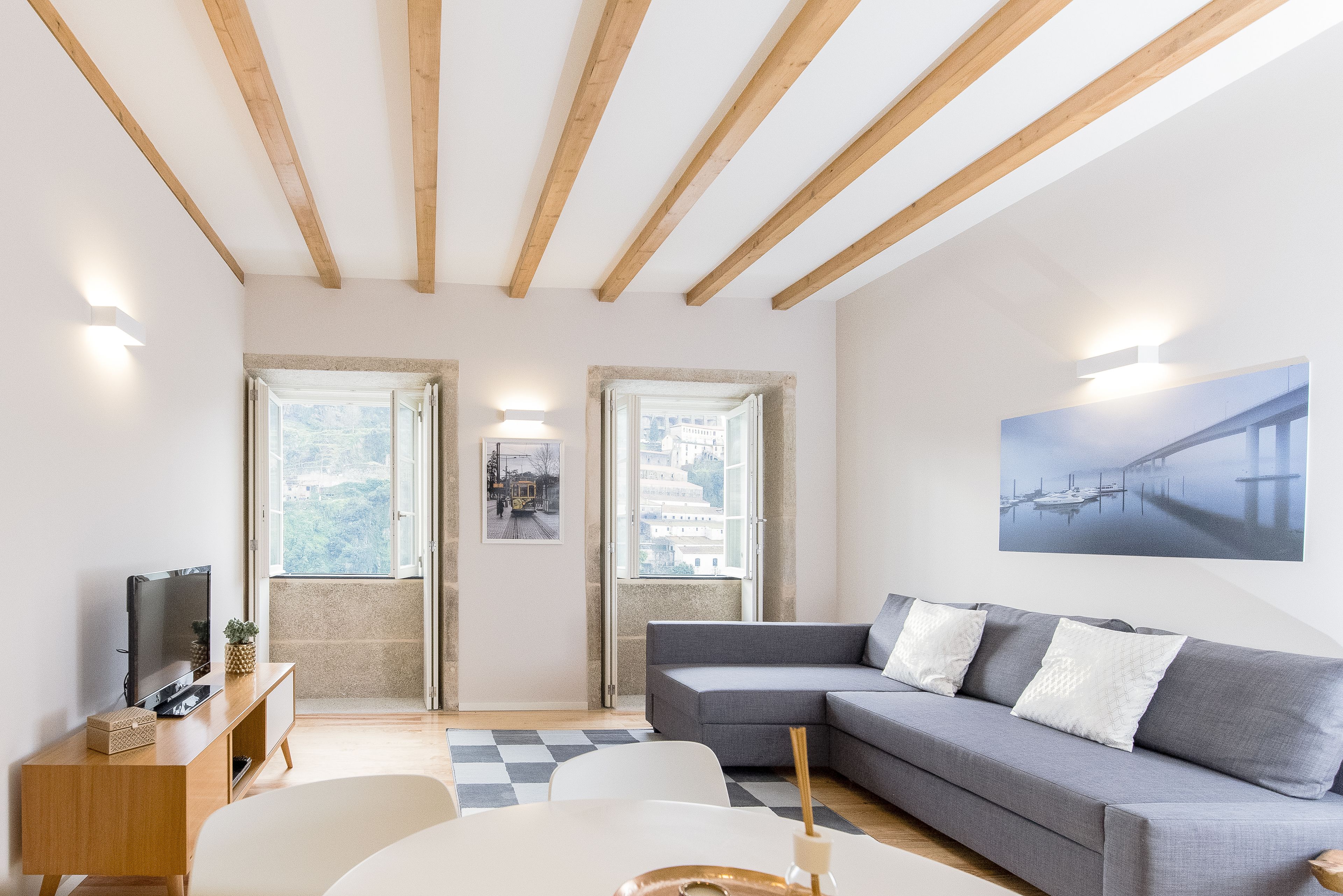 Apartment, 1 Bedroom (Freixo) | Living room | Flat-screen TV