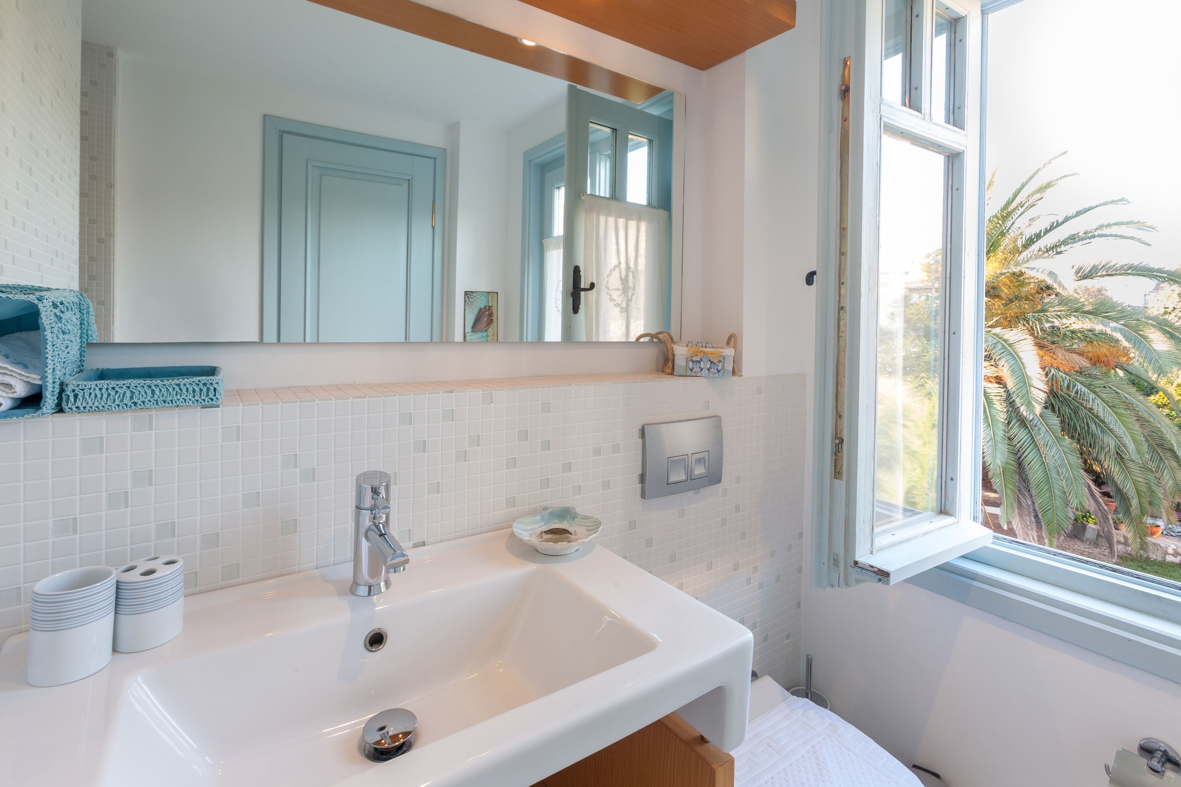 shower, free toiletries, hair dryer, slippers