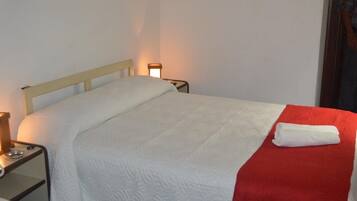 Standard Double Room | Desk, free WiFi, bed sheets