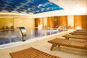 Una piscina techada