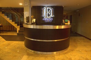 Check-in/check-out kiosk