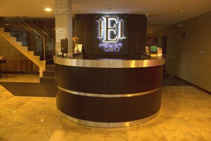 Check-in/check-out kiosk