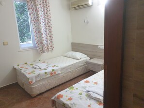 Kamar Keluarga, 2 kamar tidur | Seprai premium, meja kerja, kedap suara, dan seprai linen
