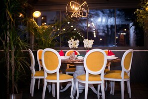 Breakfast, lunch and dinner served - Anka City (Ankara)
