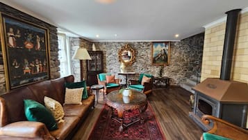 Télévision à écran plat de 43 cm avec chaßnes par satellite, télévision