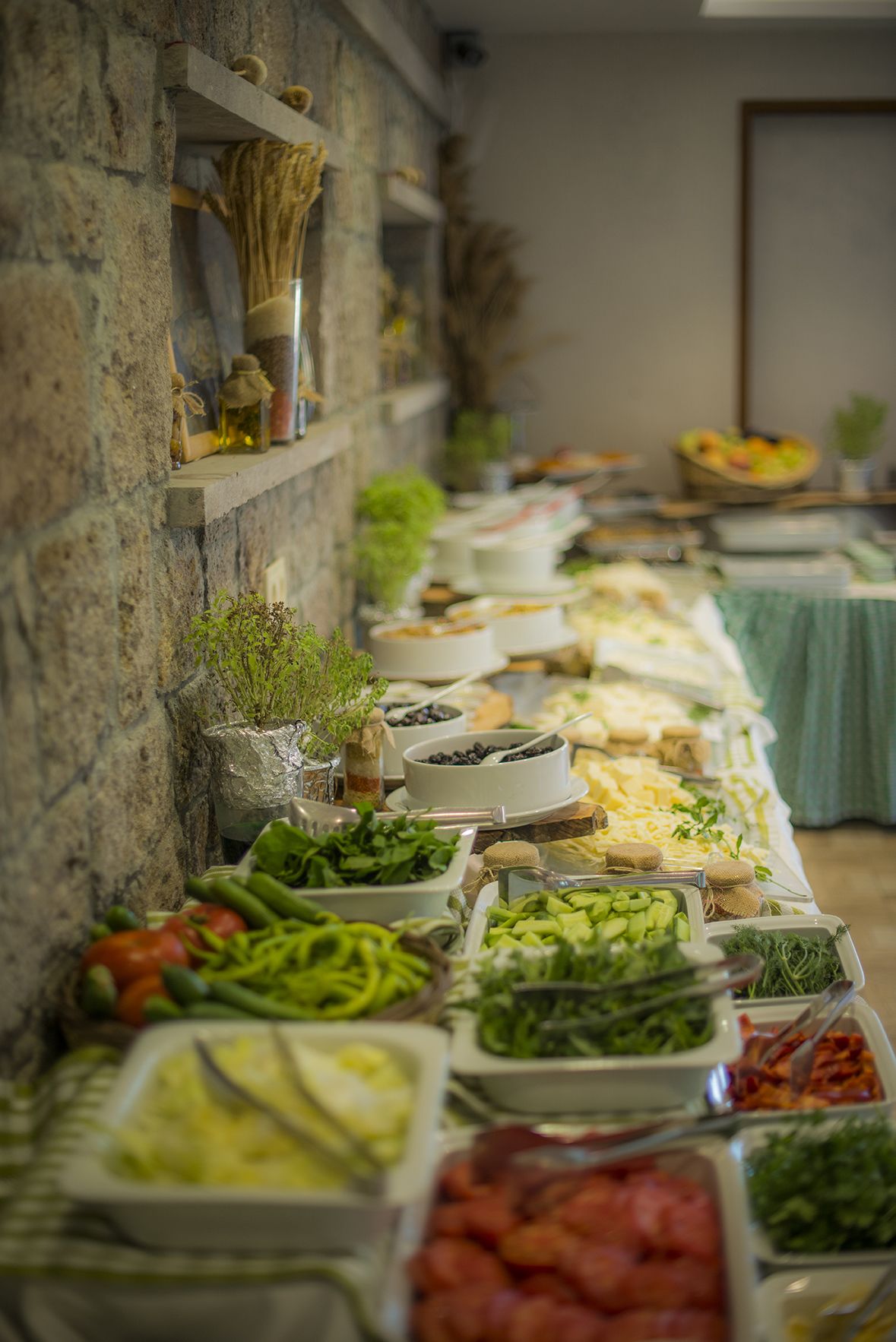 breakfast and dinner served