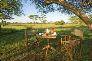 Se sirven desayunos, comidas, cenas y cocina internacional 