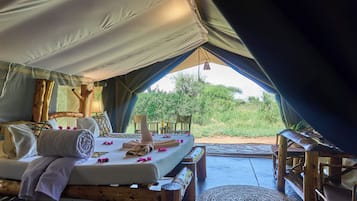 Deluxe-Zelt, Gartenblick | Zimmersafe, Schreibtisch, kostenlose Babybetten, Zustellbetten