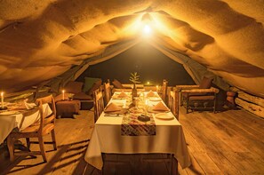 Breakfast, lunch, dinner served; international cuisine 