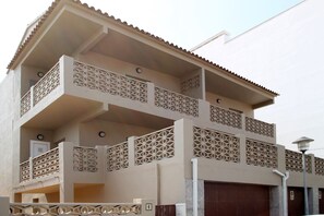 Front of property - RVApartaments Provenzal (L'Escala)