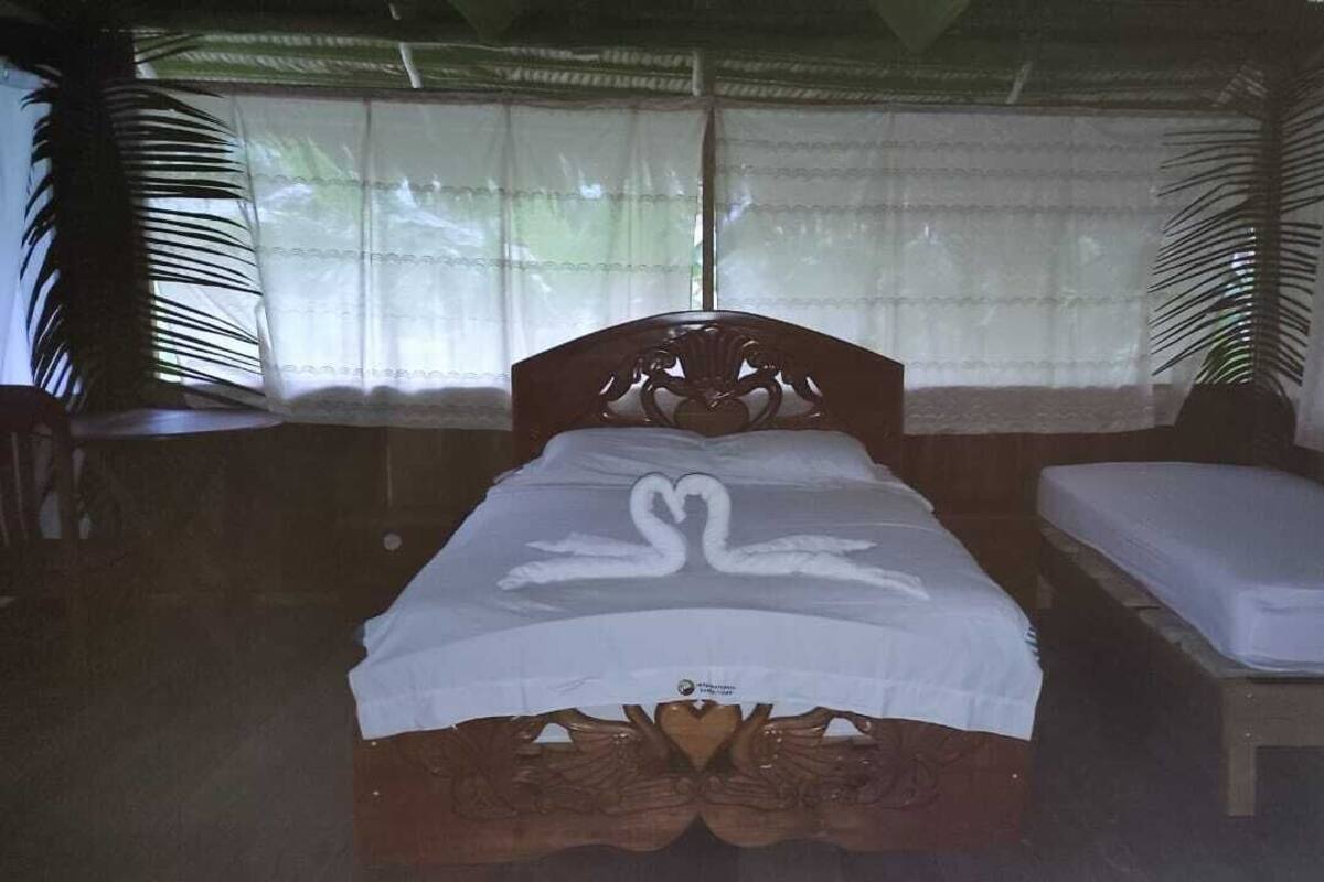 1 bedroom, premium bedding, in-room safe, desk