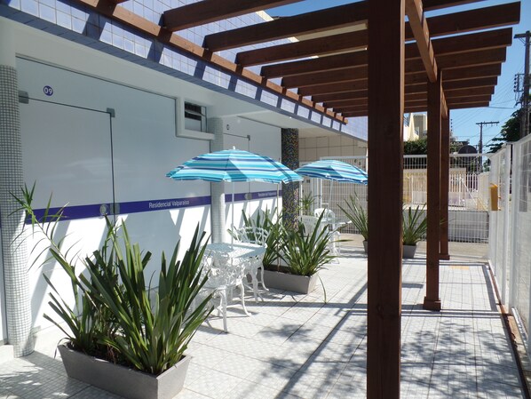 Doppel- oder Zweibettzimmer | Badezimmer | Dusche, Handtücher