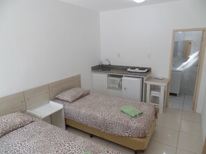 Doppel- oder Zweibettzimmer | Individuell dekoriert, individuell eingerichtet, Zustellbetten