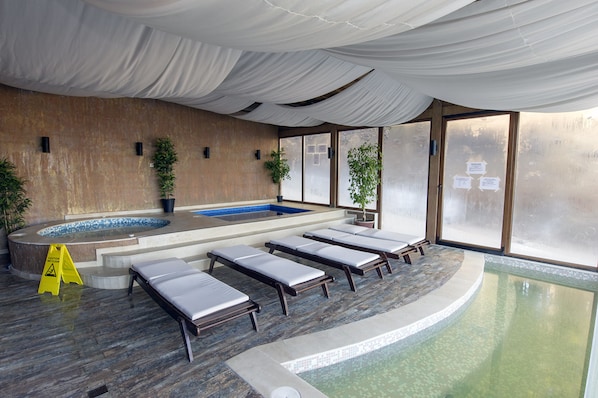 Indoor pool, outdoor pool