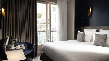 Minibar, coffres-forts dans les chambres, bureau, chambres insonorisées