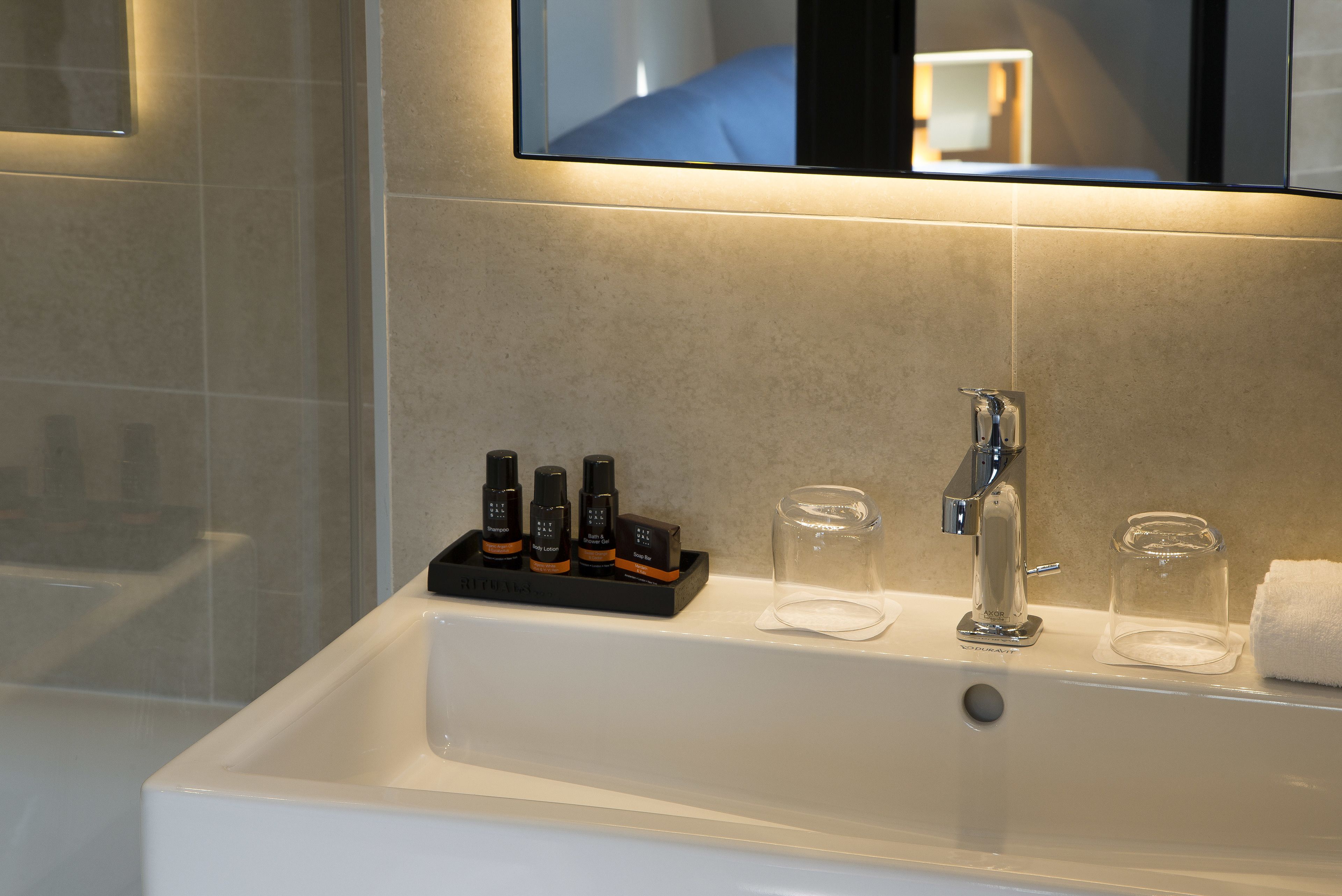 senior suite, balcony | bathroom | shower, free toiletries, hair dryer, towels
