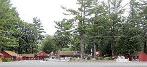 Property grounds - Do Rest Court (Lake George)