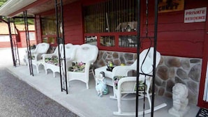 Property grounds - Do Rest Court (Lake George)