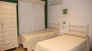 Double Room | Minibar, desk, blackout drapes, free WiFi