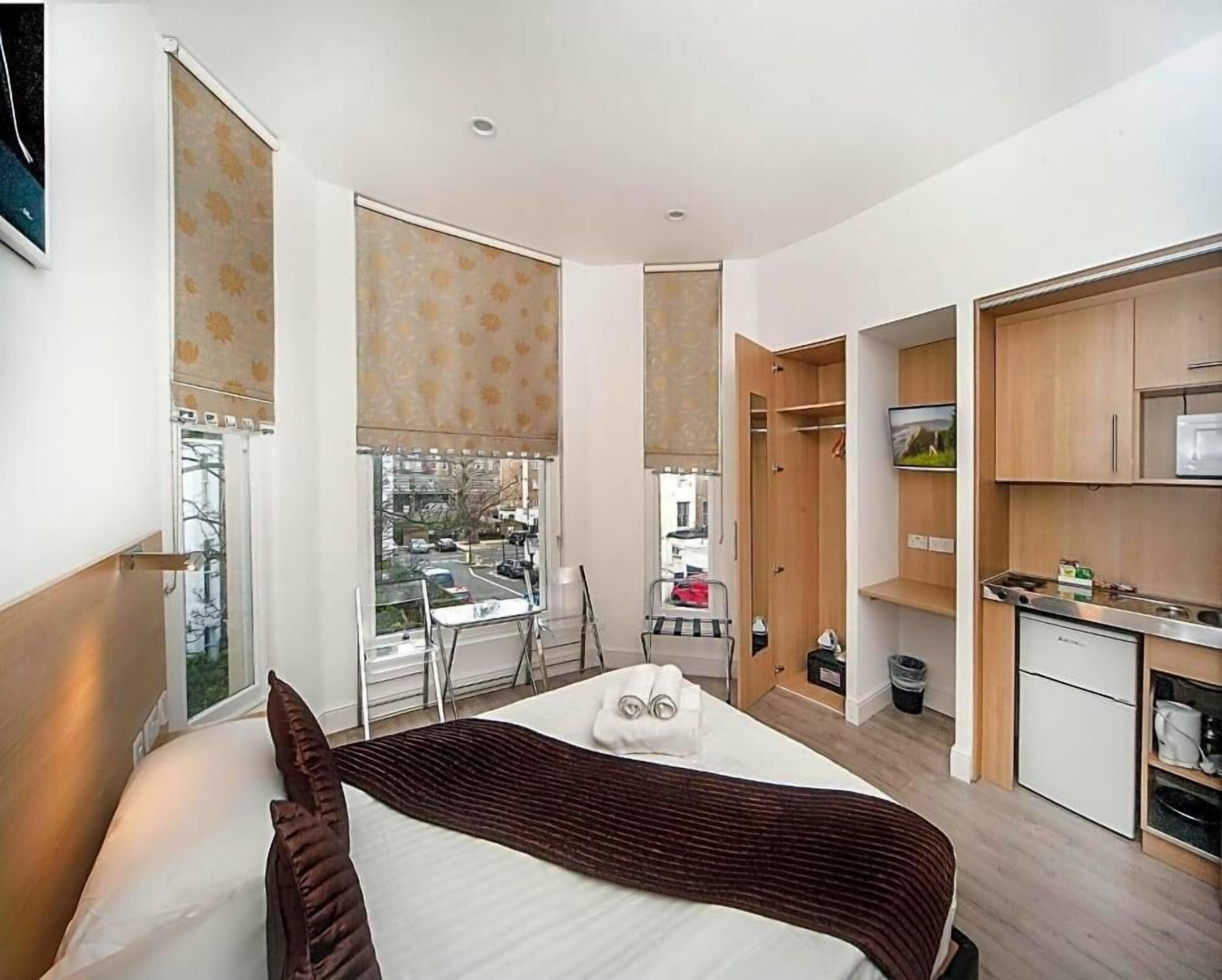 1 quarto, cofres nos quartos, quartos à prova de som