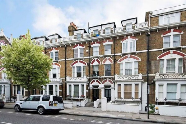 Street view - NOX Hotels - Kensington (London)