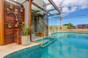 2 piscinas al aire libre, tumbonas