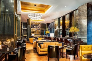 2 bares o lounges, bar en la azotea