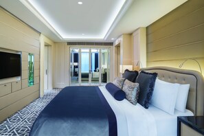 Pillowtop beds, free minibar items, in-room safe, desk - The St. Regis Kuala Lumpur (Kuala Lumpur)