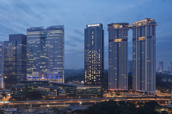 A high-rise building complex with multiple skyscrapers, including one labeled "ST REOIS". - The St. Regis Kuala Lumpur (Kuala Lumpur)