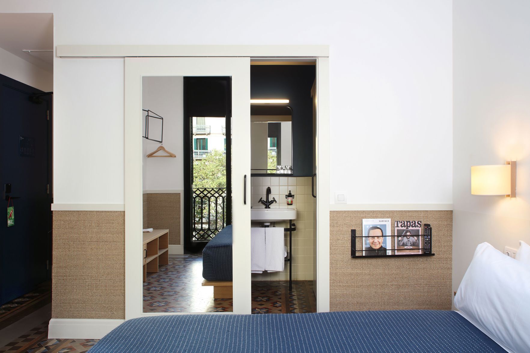 Ropa de cama de alta calidad, edredón y minibar 